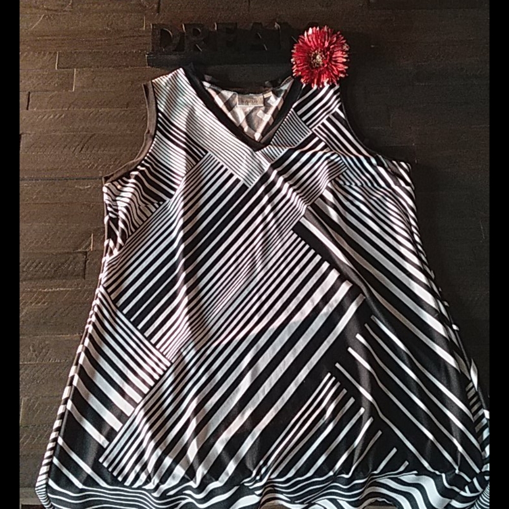 Womens Avenue Dress